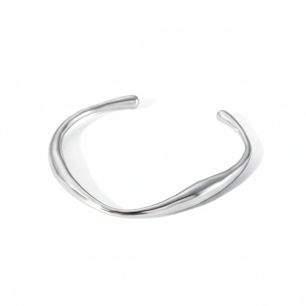 The Sonia Organic Wavy Bangle | 18K Gold PVD