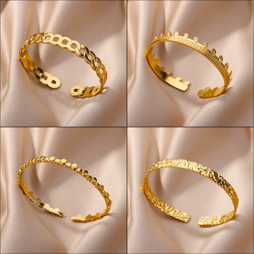 Golden Pleated Aura Bracelet