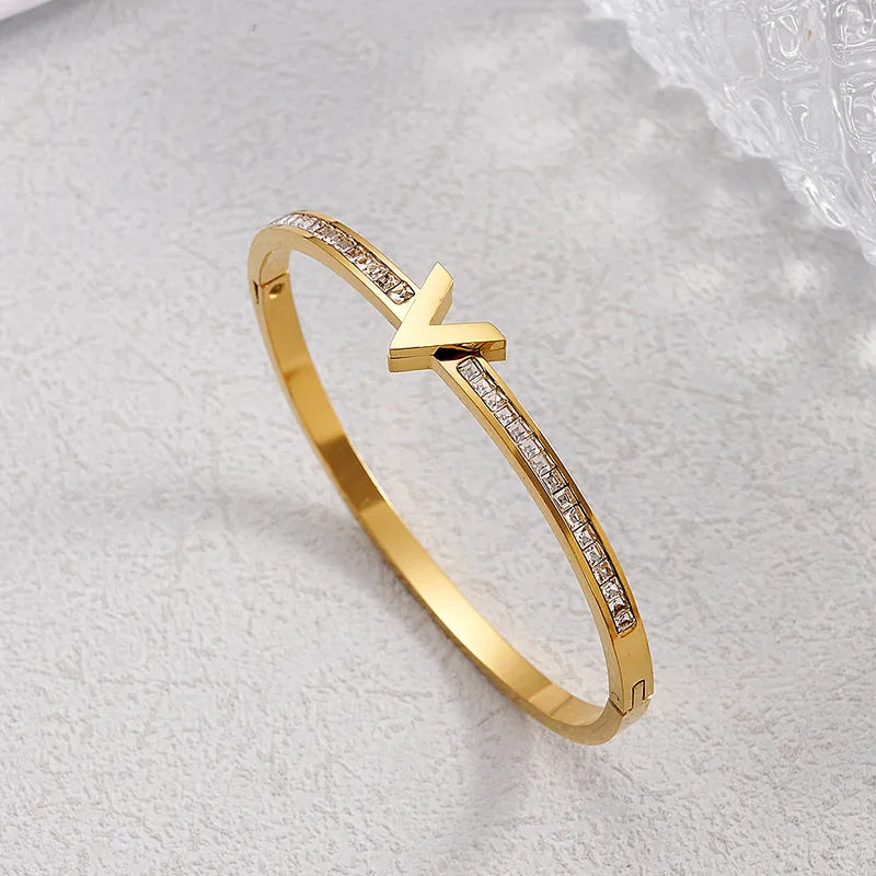 The Victoria Essential V Bangle | 18K Gold PVD