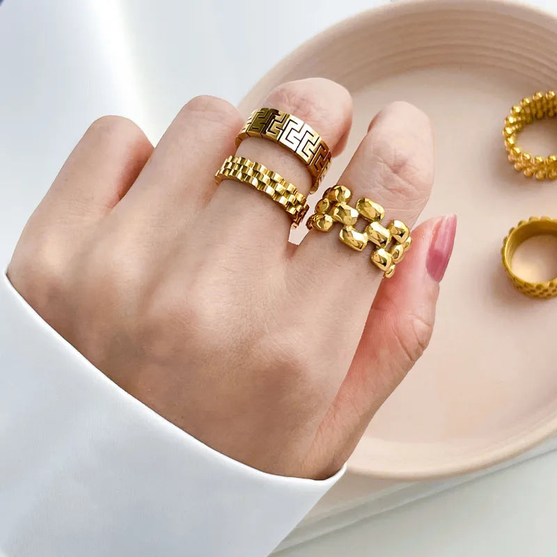 Tarnish-Free Stainless Steel Hollow Maze Textured Band