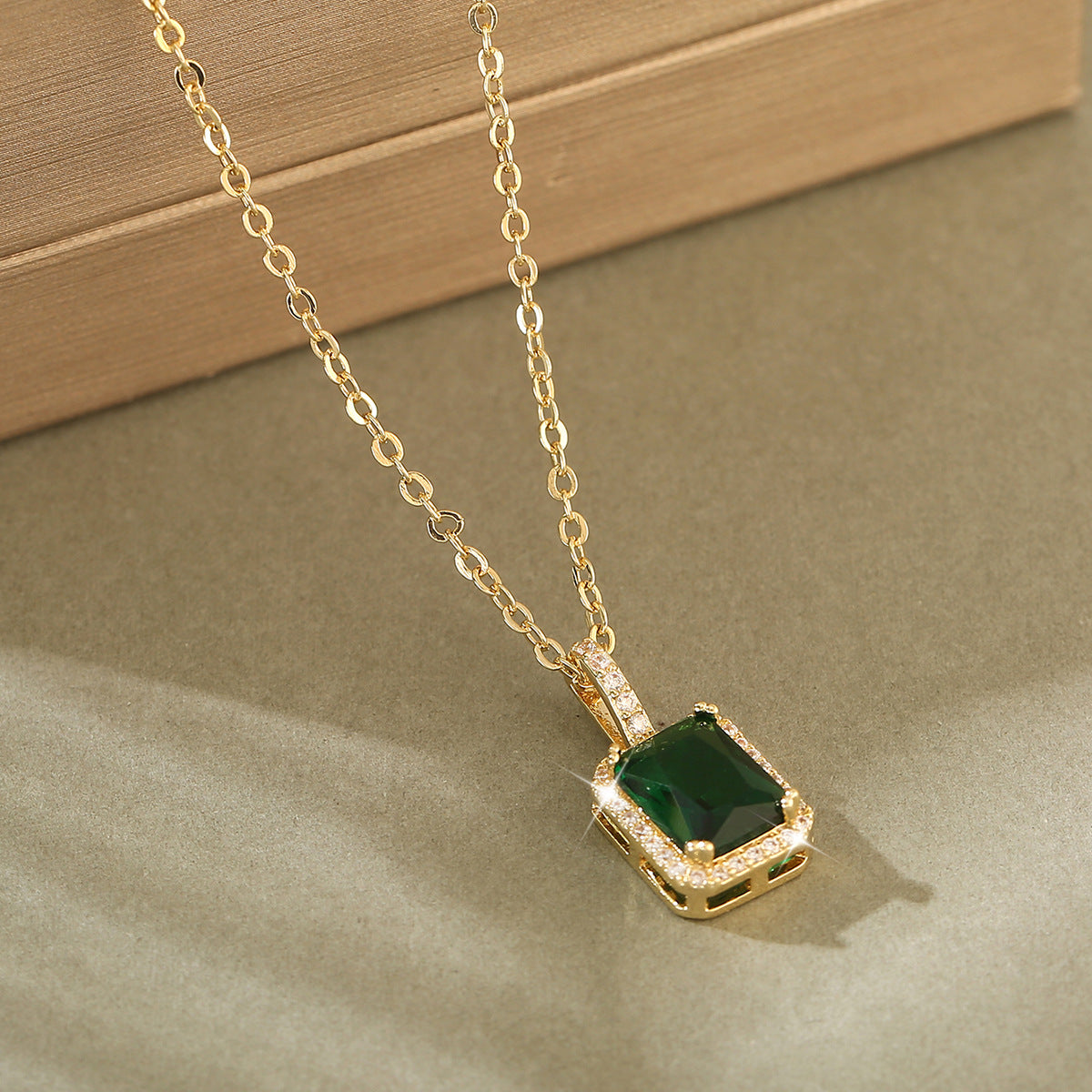 Emerald Majesty Square Necklace