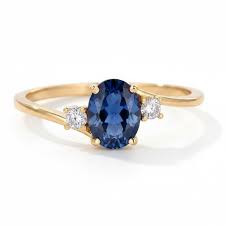 The Oceanique Petite Oval Three-Stone Ring