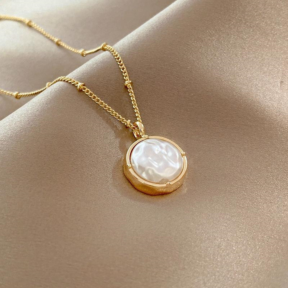 Luna Mother-of-Pearl Round Pendant Necklace