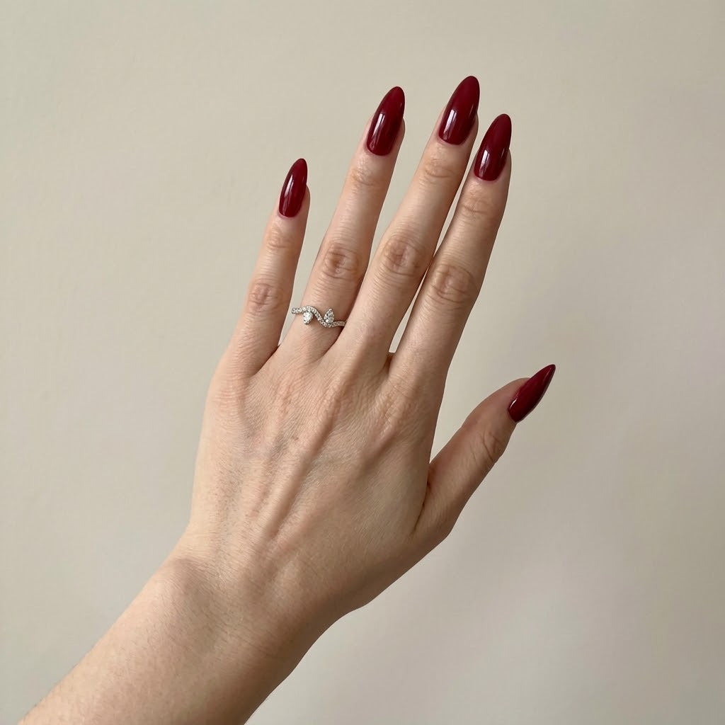 The Aurelia French Retro Wave Band Ring