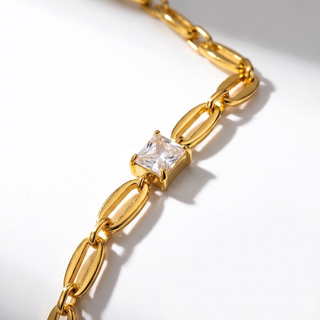 Geometric chain bracelet with zircon stones, plated in 18k gold