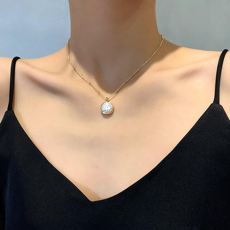 Luna Mother-of-Pearl Round Pendant Necklace