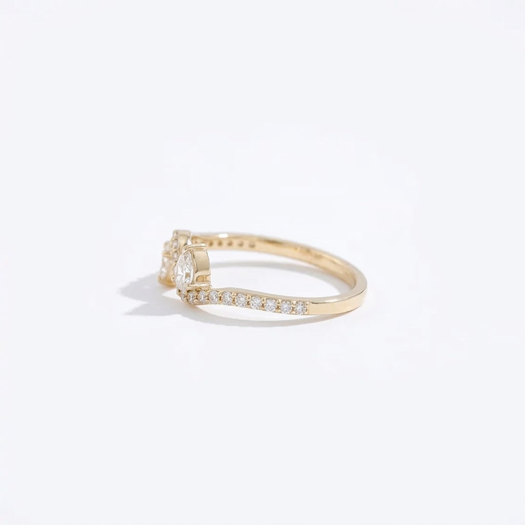 The Aurelia French Retro Wave Band Ring