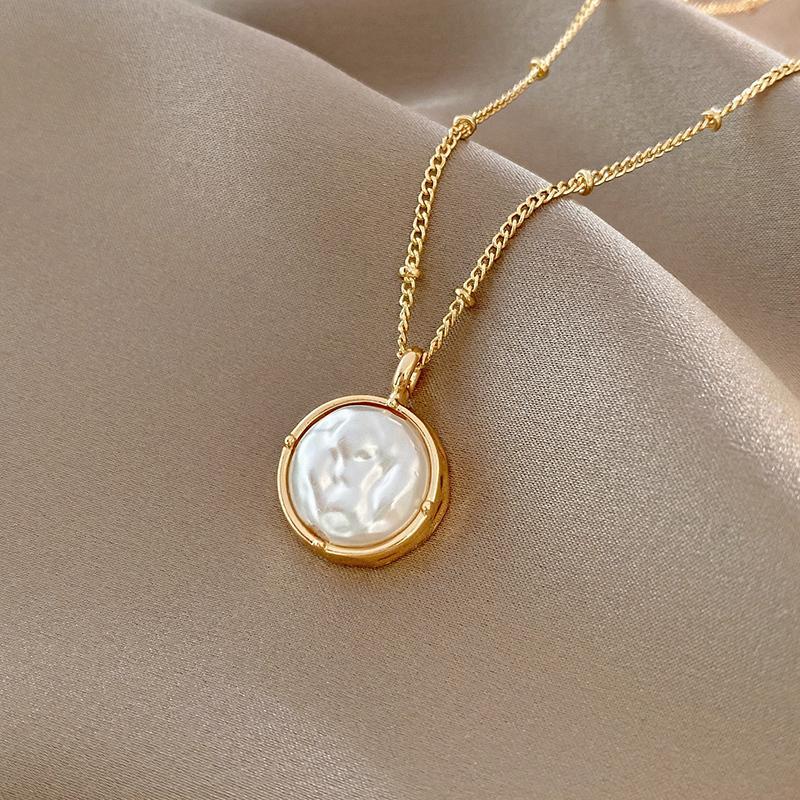 Luna Mother-of-Pearl Round Pendant Necklace