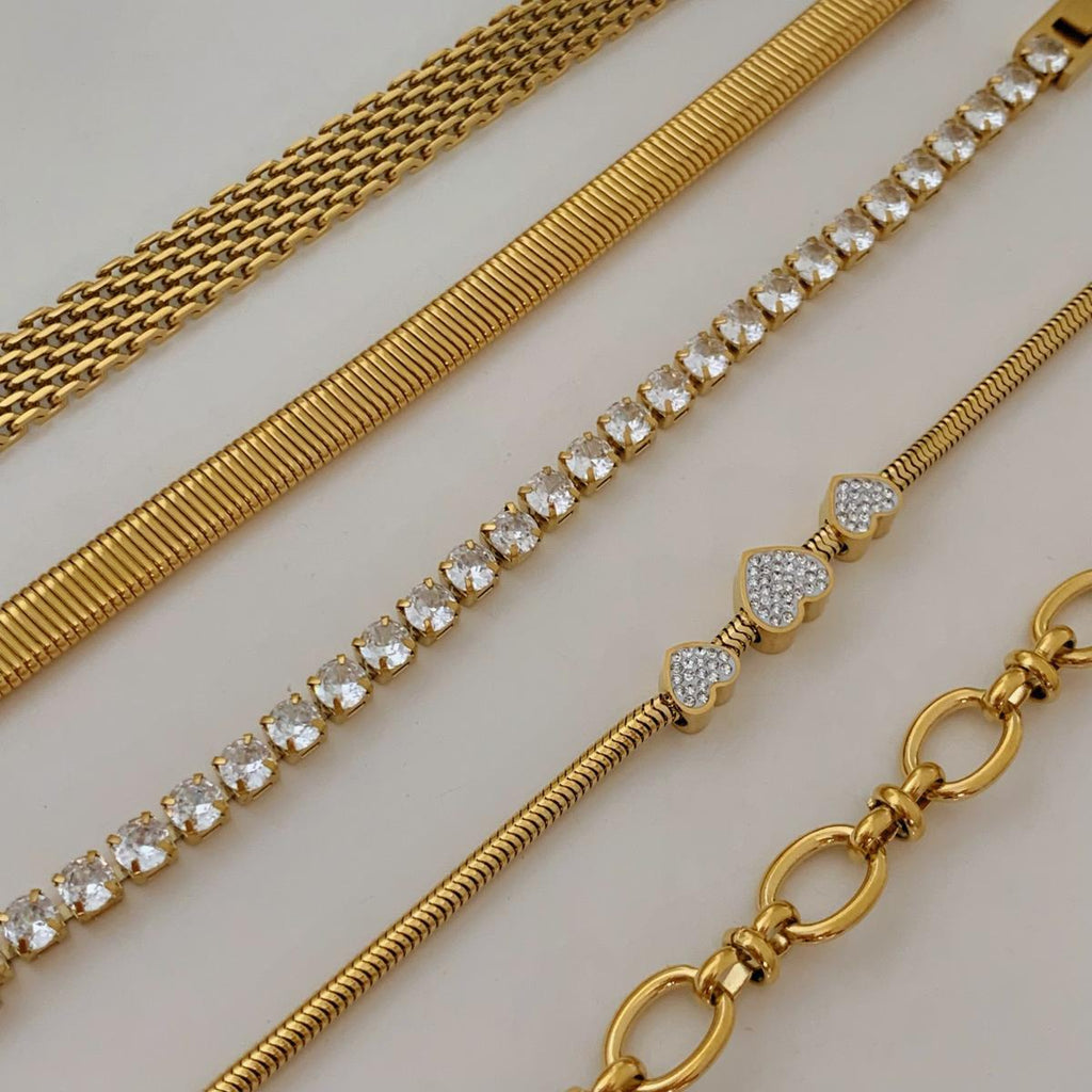 Retro Hearts & Geometric 5-Piece Gold Bracelet Set