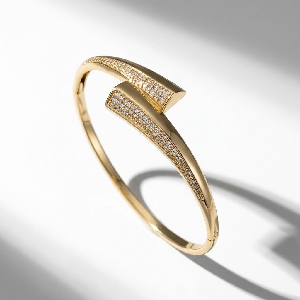 The Horizon Sleek Biseauté Zircon Bangle