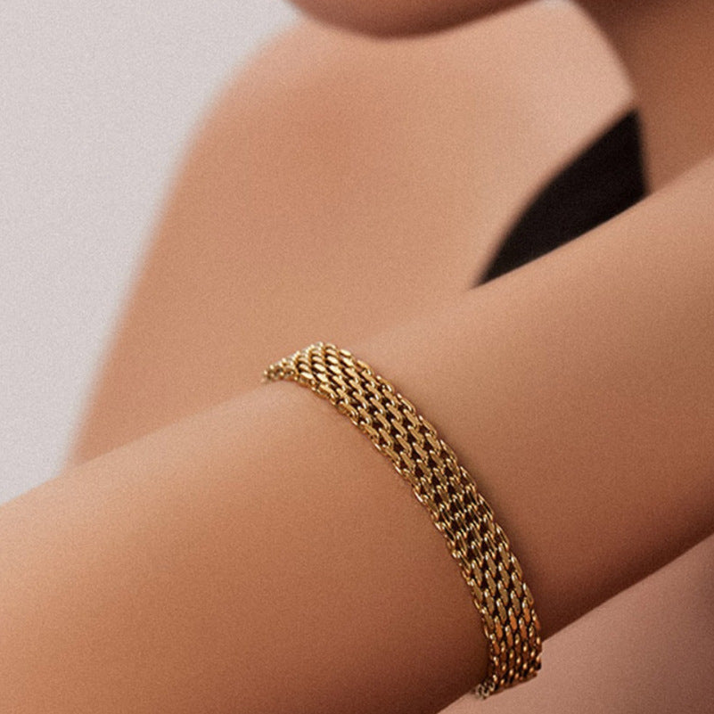 Geometric Link Metal Bracelet - Timeless Office-to-Evening Accessory