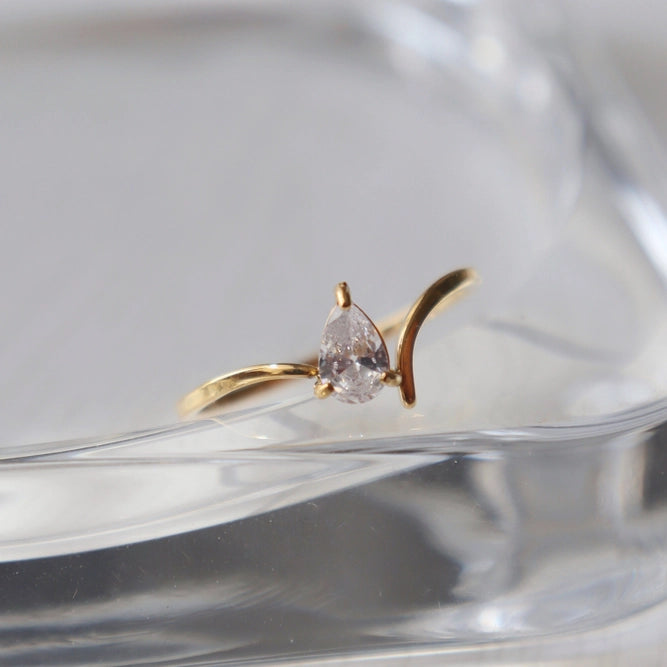 Selena Teardrop Ring | Zirconia Ring