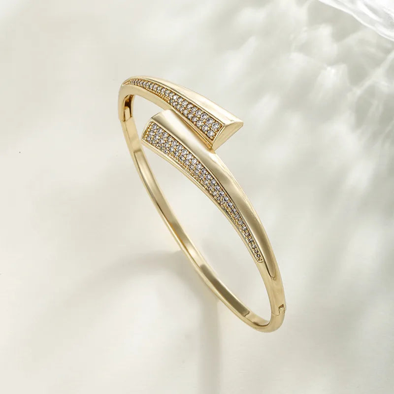 The Horizon Sleek Biseauté Zircon Bangle