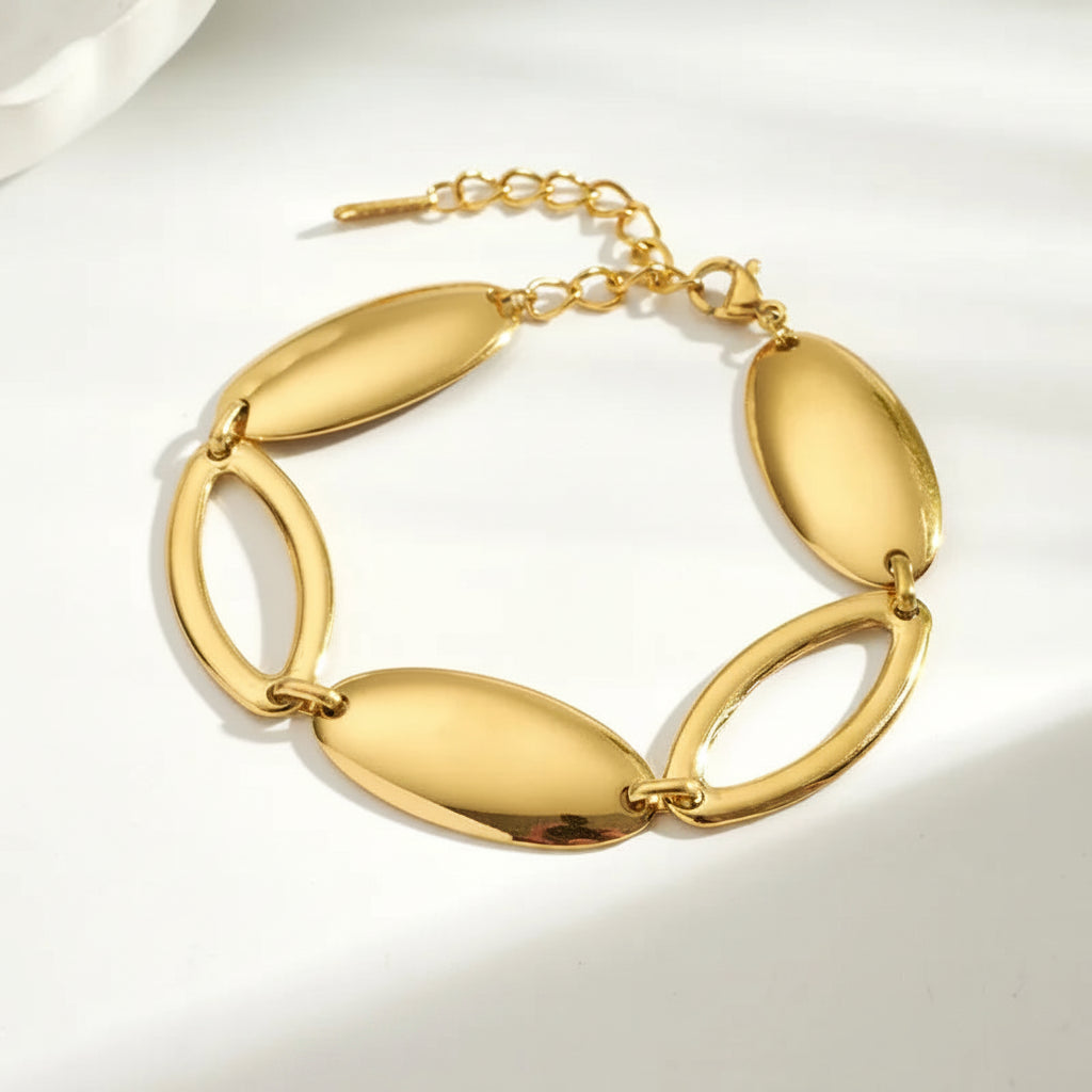 The Cleo Oval Link Statement Bracelet | 18K Gold PVD