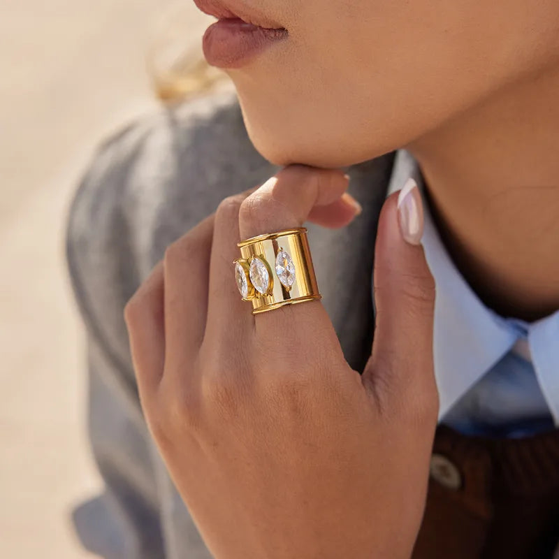 Tarnish-Free Stainless Steel Bold Horse-Eye Zircon Armor Ring