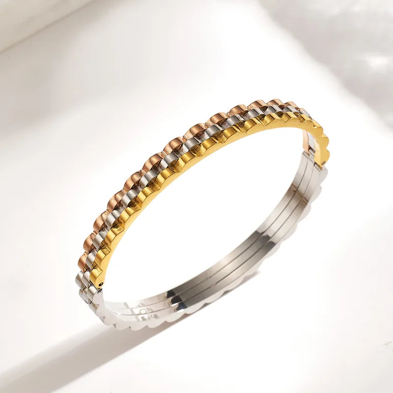 The Jubilee Plaid Bangle | 18K Gold PVD