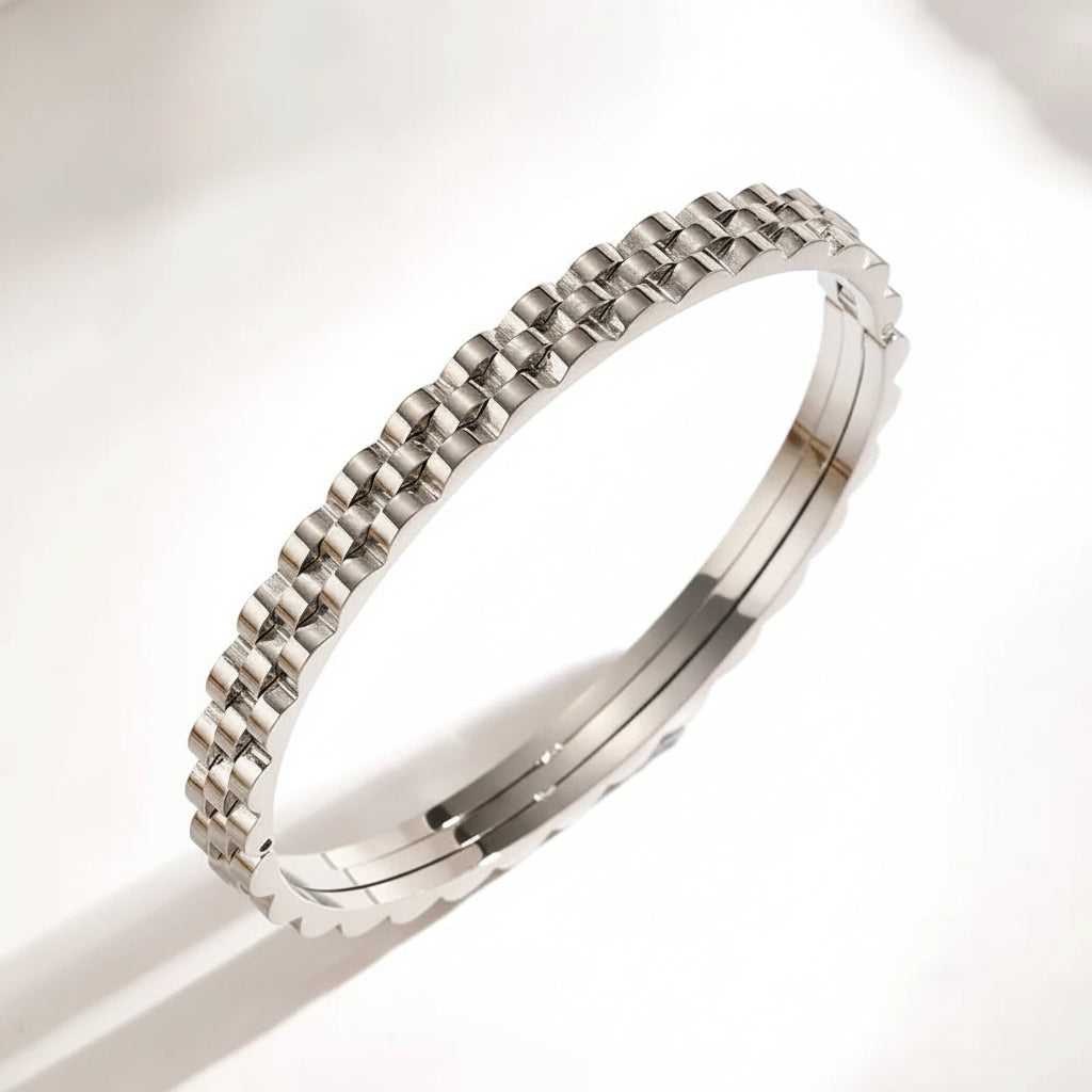 The Jubilee Plaid Bangle | 18K Gold PVD