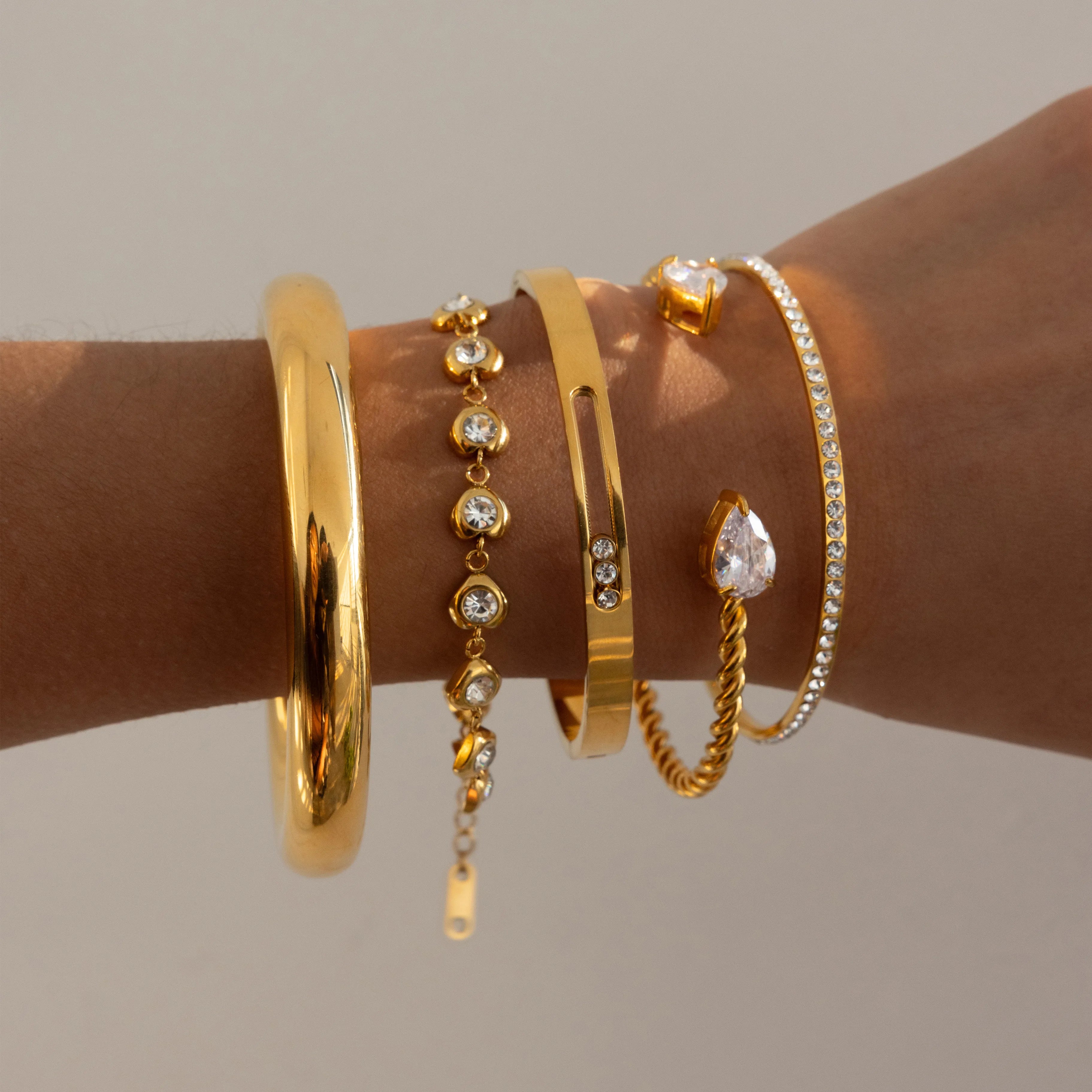 Amour Vintage Non-Tarnish Rounded Geometric Rhinestone Bracelet